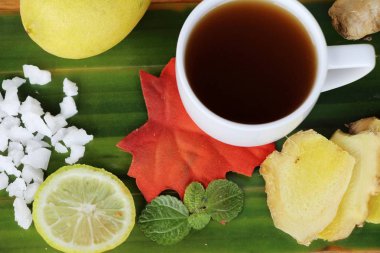 Limonlu çay zencefil ve lezzetli tatlım