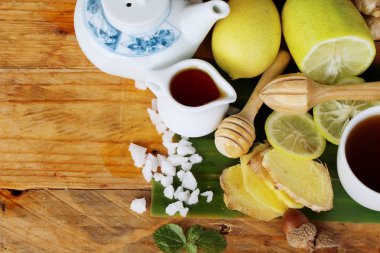 Limonlu çay zencefil ve lezzetli tatlım