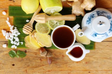 Limonlu çay zencefil ve lezzetli tatlım