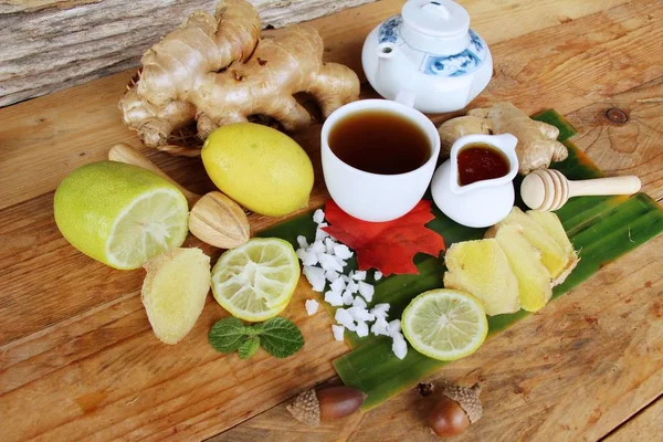 Limonlu çay zencefil ve lezzetli tatlım