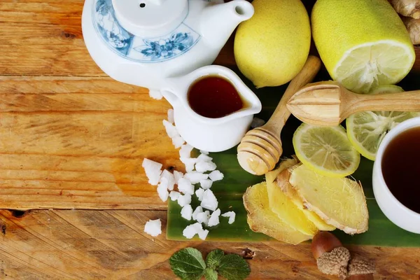 Tè allo zenzero con limone e miele delizioso — Foto Stock