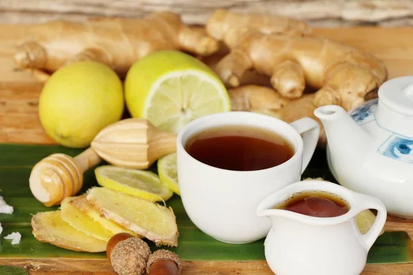 Limonlu çay zencefil ve lezzetli tatlım