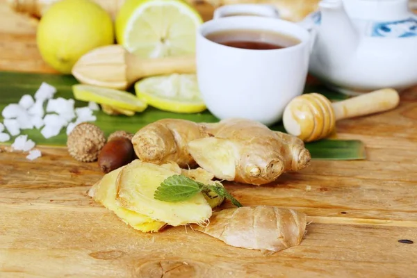 Tè allo zenzero con limone e miele delizioso — Foto Stock