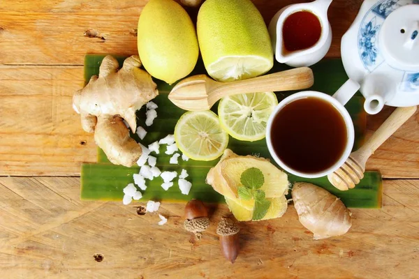 Limonlu çay zencefil ve lezzetli tatlım