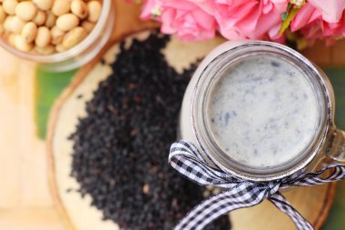 Soya Fasulye sütü karıştırın siyah susam lezzetli