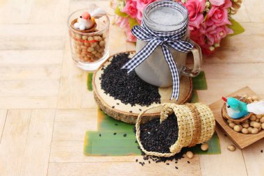 Soya Fasulye sütü karıştırın siyah susam lezzetli