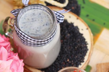 Soya Fasulye sütü karıştırın siyah susam lezzetli