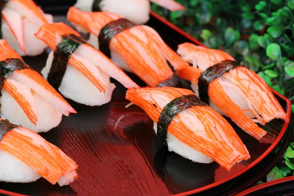 Zestaw mieszany rolki sushi jest smaczne, Japoński żywności — Zdjęcie stockowe