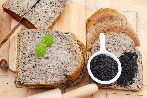 Whole wheat bread with seed black sesame