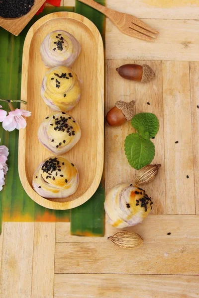 Torta di luna di festival, dessert cinese e tè caldo — Foto Stock