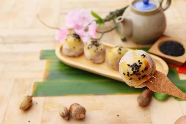 Festival měsíc dort, čínského dezert a horký čaj — Stock fotografie
