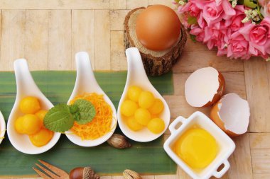 Altın tatlıdır yumurta sarısı, Tay tatlı