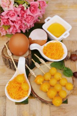 Altın tatlıdır yumurta sarısı, Tay tatlı