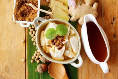 Zencefil suyu ve tofu lezzetli, tatlı Çin