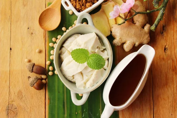 Zencefil suyu ve tofu lezzetli, tatlı Çin