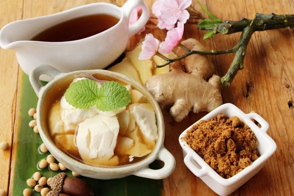 Zencefil suyu ve tofu lezzetli, tatlı Çin