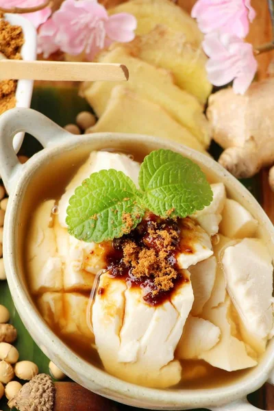 Gingembre jus et tofu délicieux, Dessert chinois — Photo