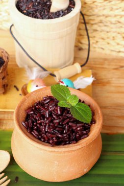 siyah pirinç ve ham organik riceberry pirinç pişirmek