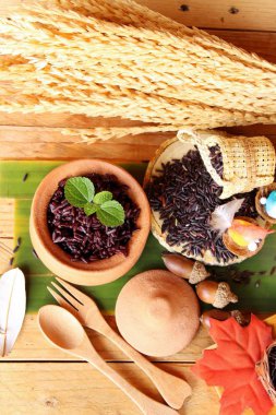 siyah pirinç ve ham organik riceberry pirinç pişirmek