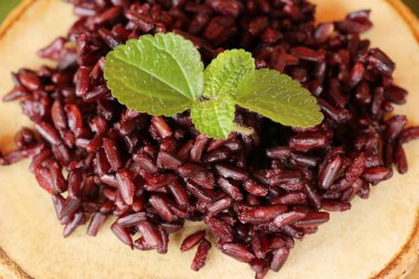 siyah pirinç ve ham organik riceberry pirinç pişirmek