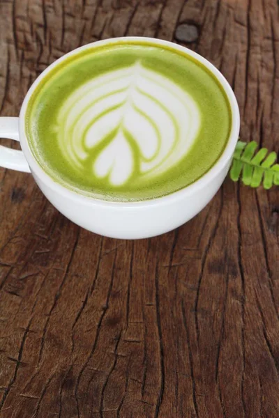 Teh hijau panas dengan matcha dan susu — Stok Foto