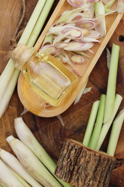 Limon esans taze dilim limon ile