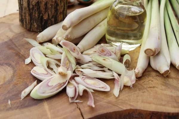 Limon esans taze dilim limon ile