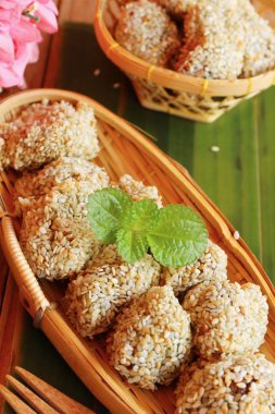 Tatlılar susam ve susam tohumu lezzetli