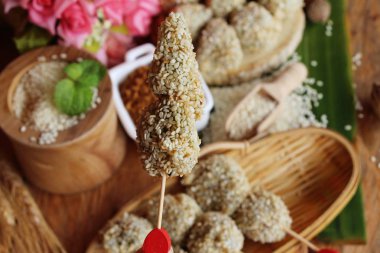 Tatlılar susam ve susam tohumu lezzetli