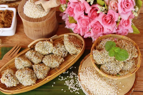 Tatlılar susam ve susam tohumu lezzetli