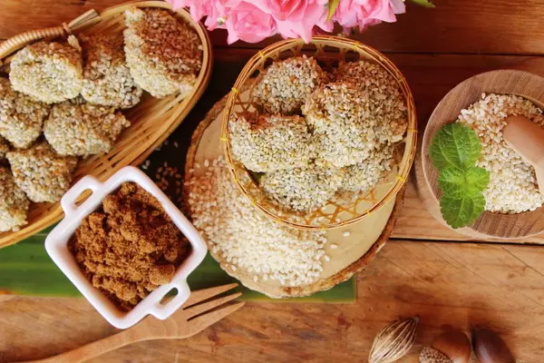 Tatlılar susam ve susam tohumu lezzetli