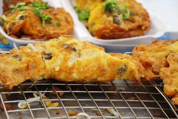 Fried clams crispy with omelet is delicious — Stock Photo, Image