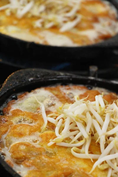 Almejas fritas crujientes con tortilla es delicioso —  Fotos de Stock