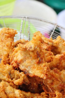 kızarmış tavuk içinde belgili tanımlık çarşı lezzetlidir