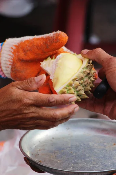 Durian meyve içinde belgili tanımlık çarşı lezzetlidir — Stok fotoğraf