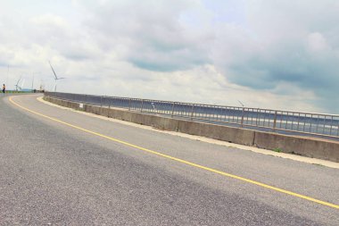 Barajı doğa ile yolda