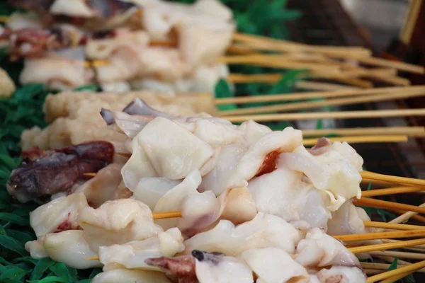 Izgara kalamar piyasada lezzetlidir