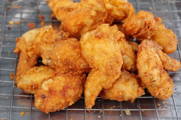 kızarmış tavuk içinde belgili tanımlık çarşı lezzetlidir