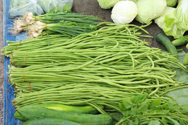 시장에서 요리에 대 한 긴 콩 — 스톡 사진