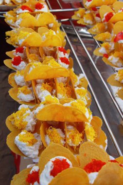 Gevrek gözleme sokak gıda lezzetlidir