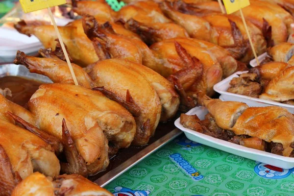 Izgara tavuk içinde belgili tanımlık çarşı lezzetlidir