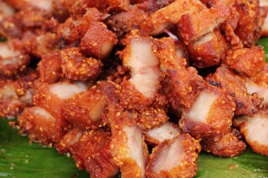 Sokak gıda Sarımsak soslu kızarmış domuz eti