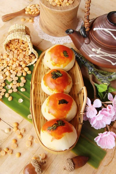 Festival moon pasta - Çin kek ve çay