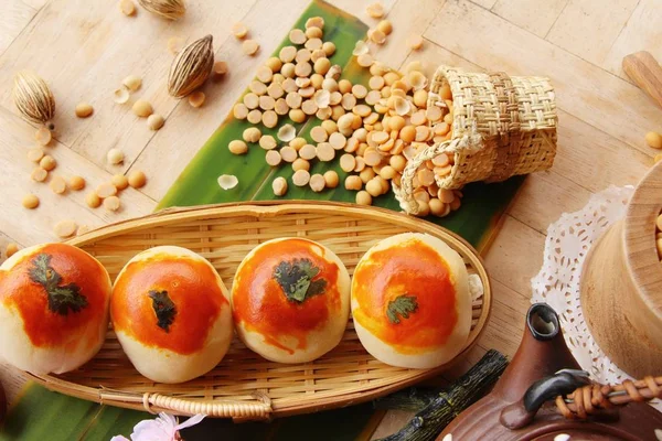 Festival moon pasta - Çin kek ve çay