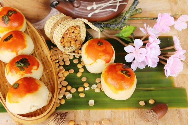 Festival moon pasta - Çin kek ve çay