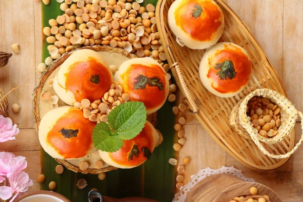 Festival moon pasta - Çin kek ve çay