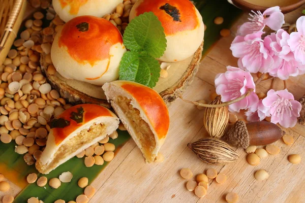 Festival moon pasta - Çin kek ve çay