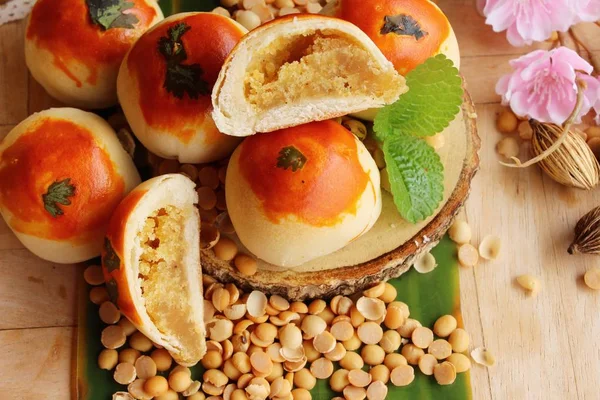 Festival moon pasta - Çin kek ve çay