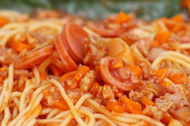 Spagetti sokak gıda lezzetli domuz eti ile