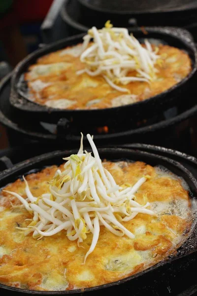 Kızarmış istiridye omlet ile gevrek nefis